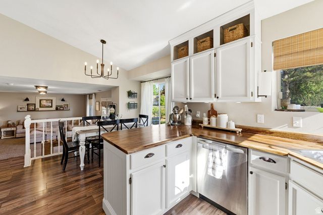 5372 W TICKLEGRASS RD, West Jordan, UT 84081