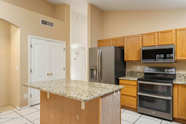 3619 W Sunbonnet Place, Tucson, AZ 85742
