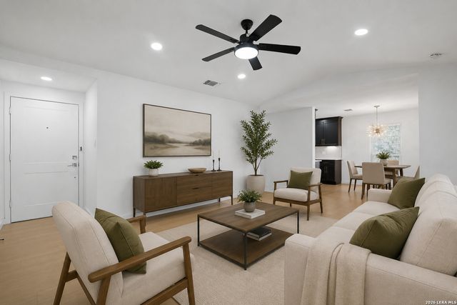 2718 Old Field Dr Apt 1002, San Antonio, TX 78247