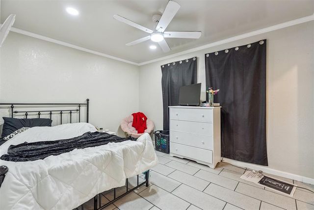 806 S Meadow Lane, Mustang, OK 73064