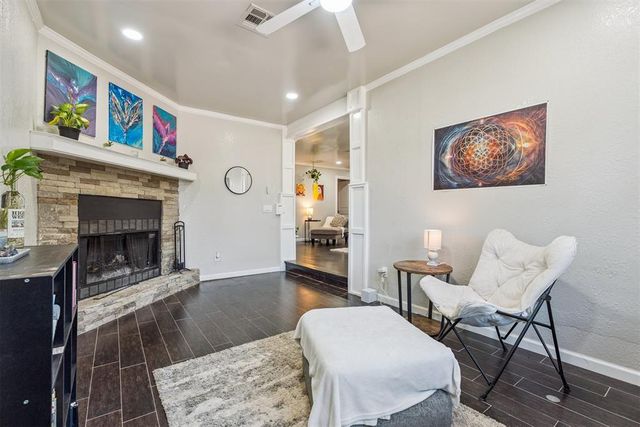 806 S Meadow Lane, Mustang, OK 73064