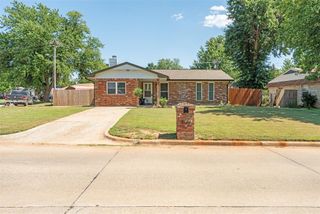 806 S Meadow Lane, Mustang, OK 73064