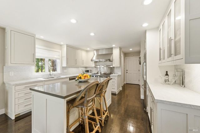 125 White Cottage Rd N, Angwin, CA 94508