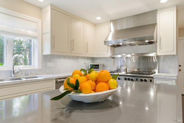 125 White Cottage Rd N, Angwin, CA 94508