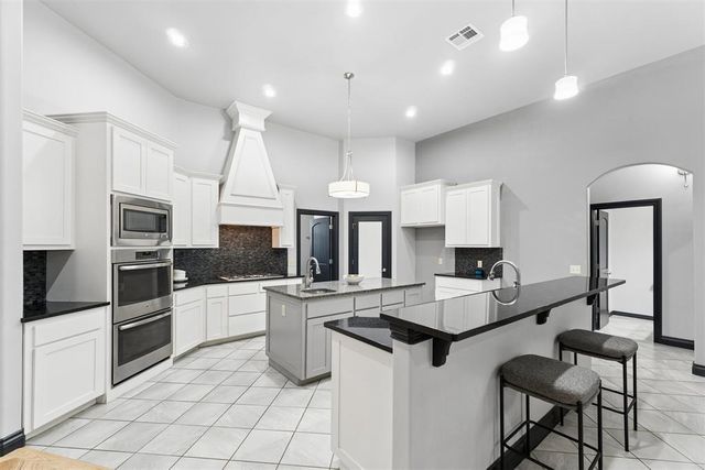 10404 Cherrywood Drive, Oklahoma City, OK 73151