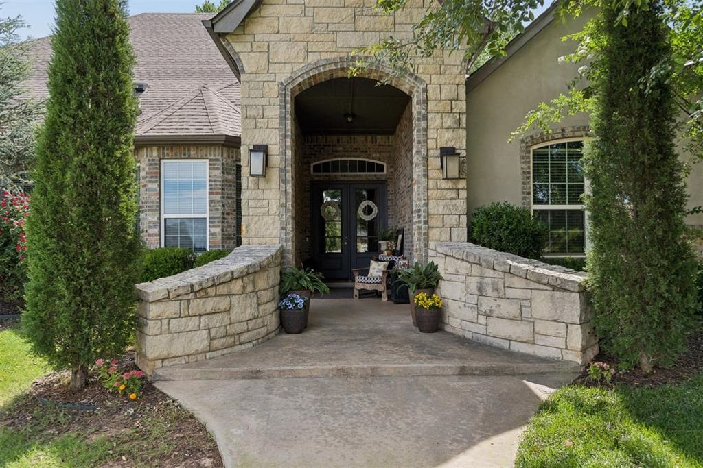 10404 Cherrywood Drive, Oklahoma City, OK 73151