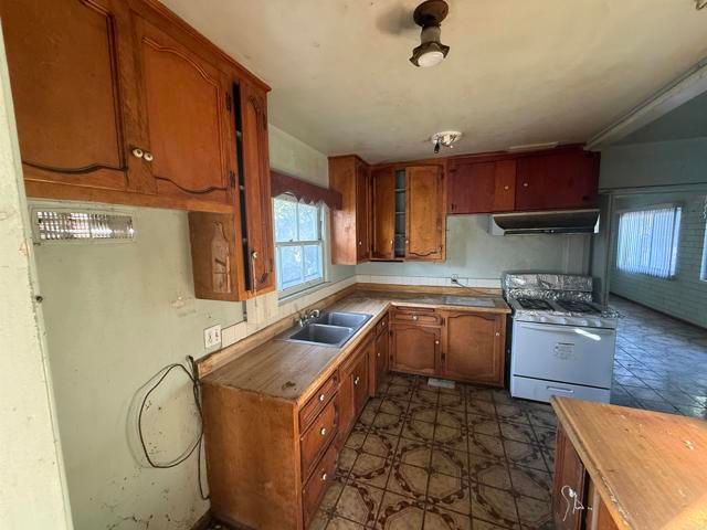 5252 Oak Park Drive, San Diego, CA 92105