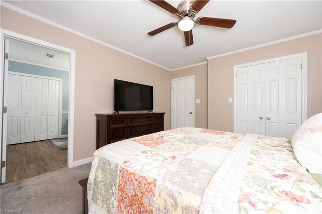 6404 Walnut Cove Road, Walkertown, NC 27051