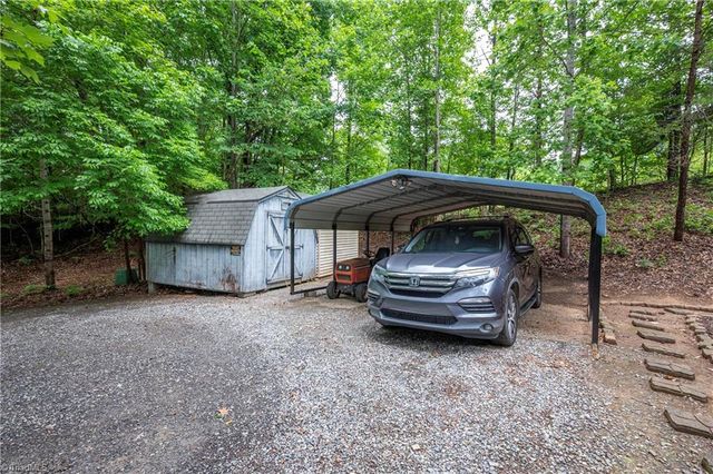 6404 Walnut Cove Road, Walkertown, NC 27051