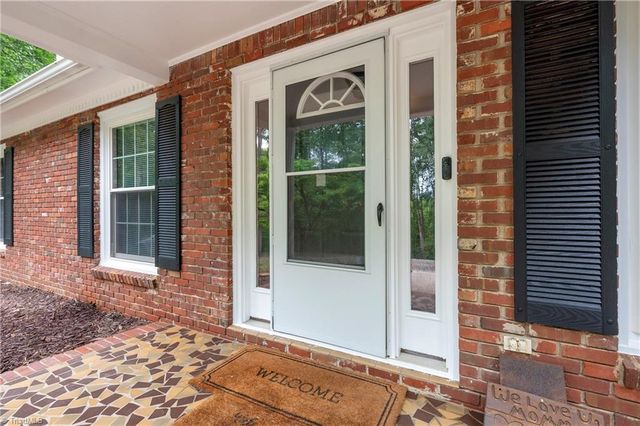 6404 Walnut Cove Road, Walkertown, NC 27051