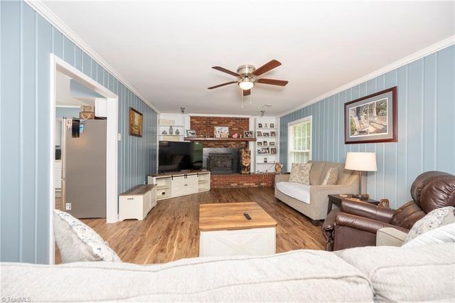 6404 Walnut Cove Road, Walkertown, NC 27051