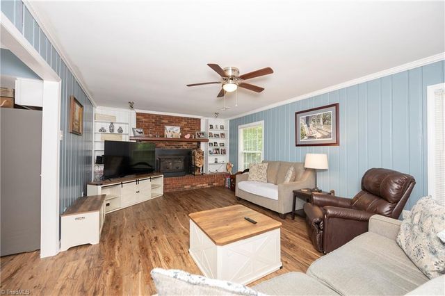 6404 Walnut Cove Road, Walkertown, NC 27051