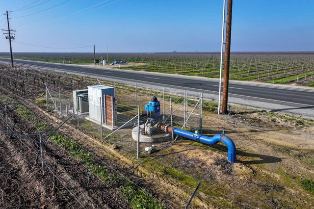 Avenue 56, Earlimart, CA 93219