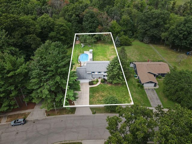 8330 Valleywood Lane, Portage, MI 49024