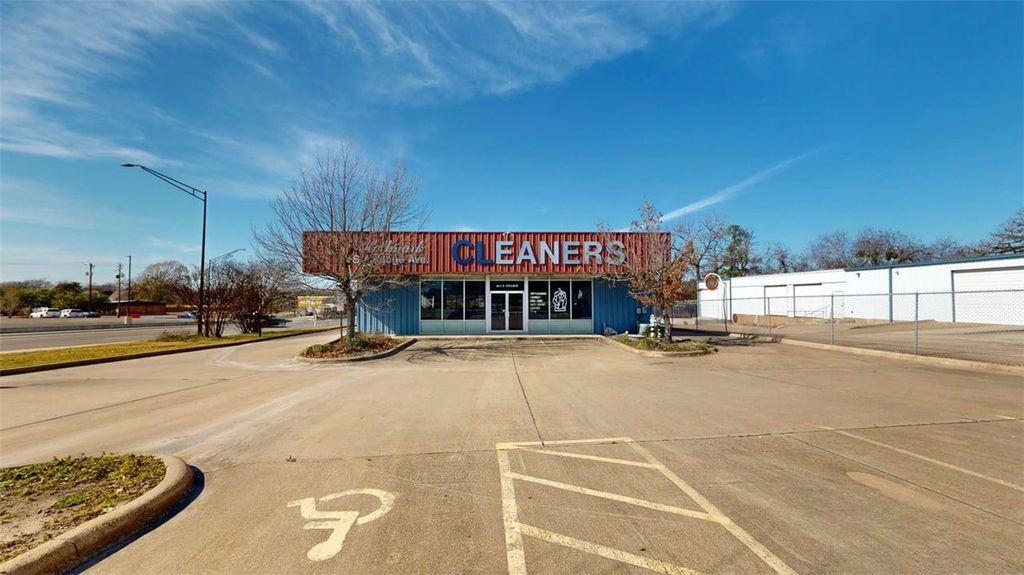 3611 South College Avenue, Bryan, TX 77801 — exterior