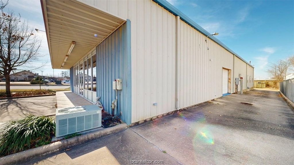 3611 South College Avenue, Bryan, TX 77801 — photo 5