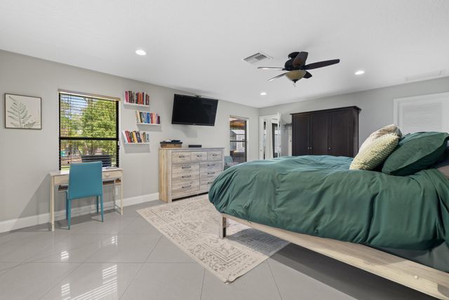 8515 Thousand Pines Circle, West Palm Beach, FL 33411