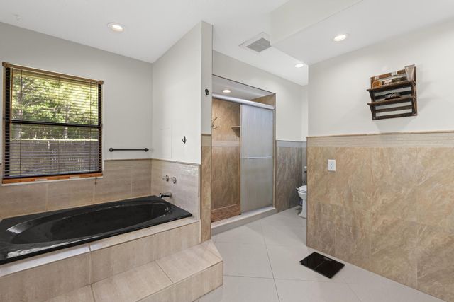 8515 Thousand Pines Circle, West Palm Beach, FL 33411