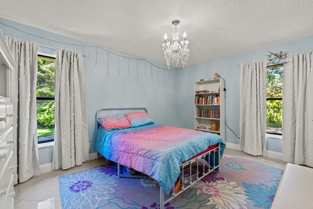 8515 Thousand Pines Circle, West Palm Beach, FL 33411