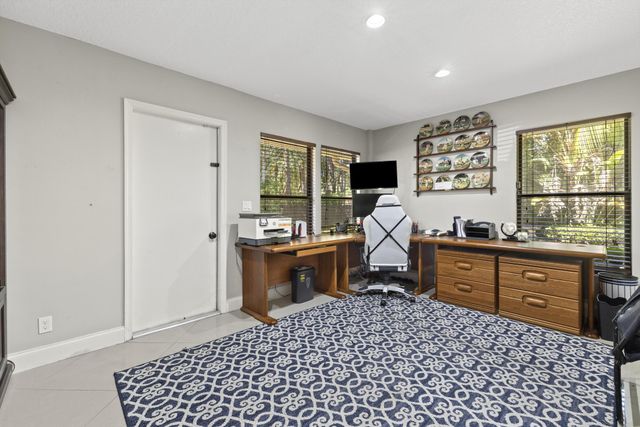 8515 Thousand Pines Circle, West Palm Beach, FL 33411