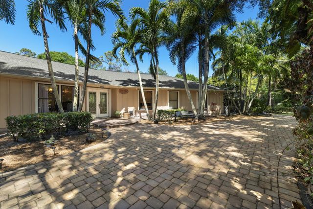 8515 Thousand Pines Circle, West Palm Beach, FL 33411