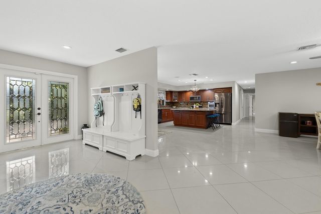 8515 Thousand Pines Circle, West Palm Beach, FL 33411