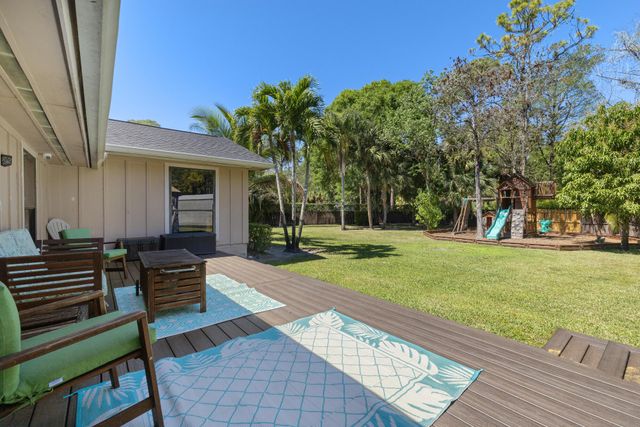 8515 Thousand Pines Circle, West Palm Beach, FL 33411