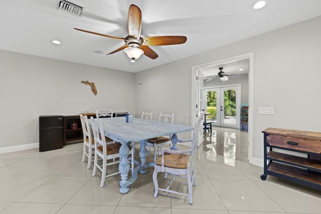 8515 Thousand Pines Circle, West Palm Beach, FL 33411