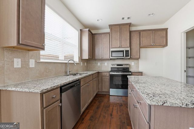 7641 Squire Court, Fairburn, GA 30213