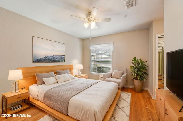 1701 THE GREENS Way 212, Jacksonville Beach, FL 32250