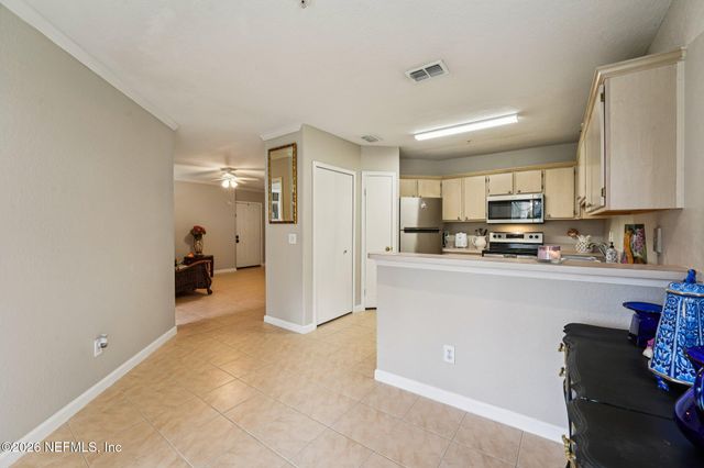 1701 THE GREENS Way 212, Jacksonville Beach, FL 32250