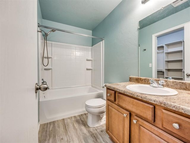 609 Linden Lane, Mustang, OK 73064