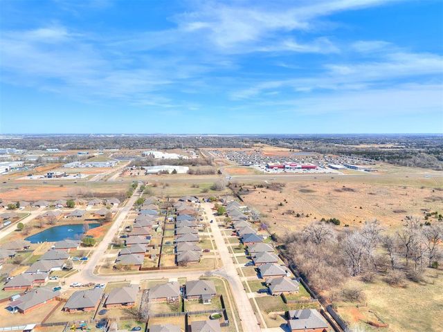 609 Linden Lane, Mustang, OK 73064