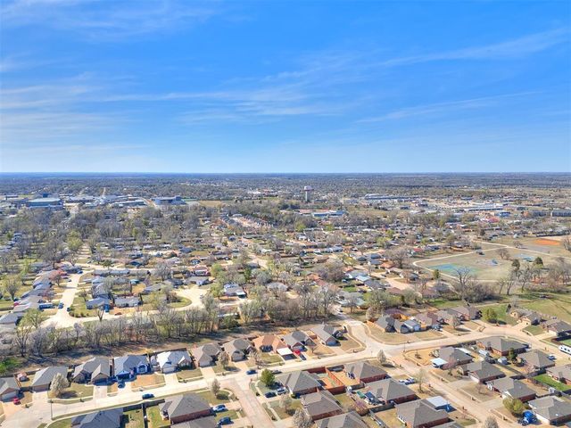 609 Linden Lane, Mustang, OK 73064