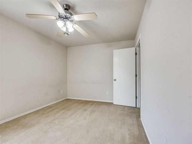 609 Linden Lane, Mustang, OK 73064