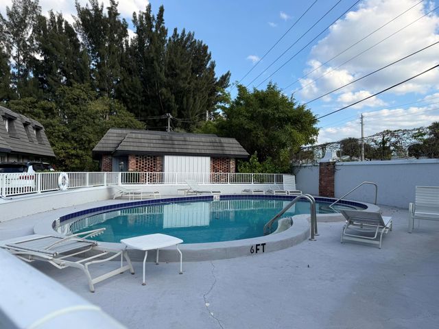 419 Pine Tree Court 20, Atlantis, FL 33462