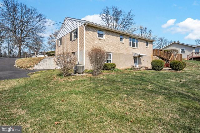 3915 SULLIVAN ST, Mechanicsburg, PA 17050