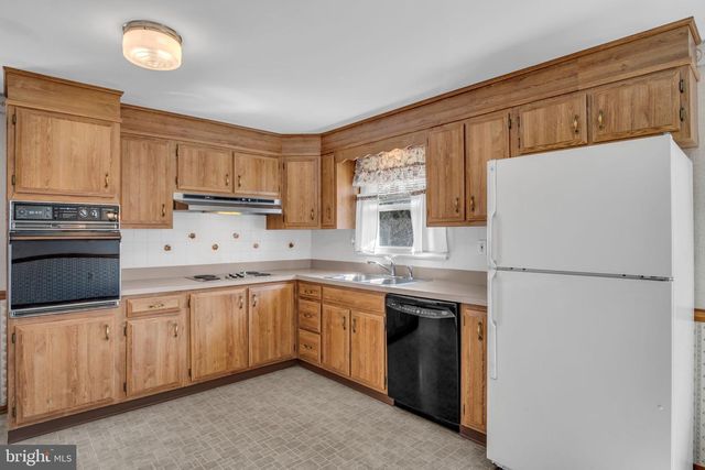 3915 SULLIVAN ST, Mechanicsburg, PA 17050