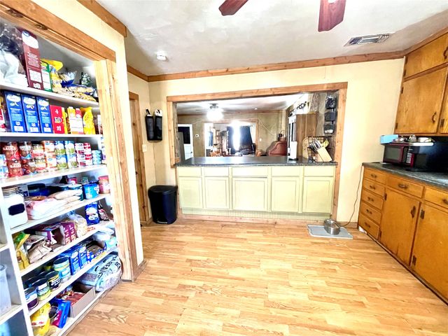 209 N Bowie Street, Jacksboro, TX 76458