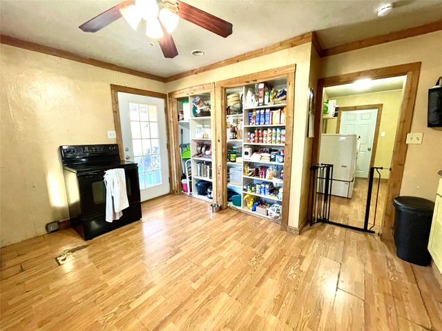209 N Bowie Street, Jacksboro, TX 76458