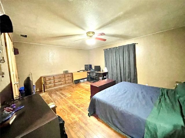 209 N Bowie Street, Jacksboro, TX 76458