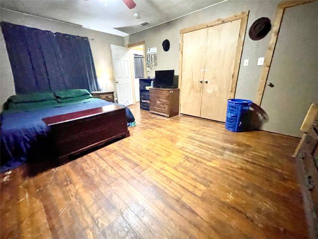 209 N Bowie Street, Jacksboro, TX 76458