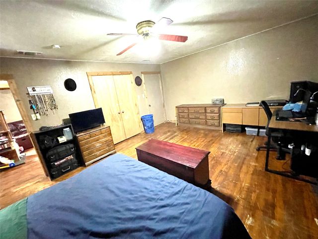 209 N Bowie Street, Jacksboro, TX 76458