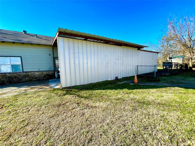 209 N Bowie Street, Jacksboro, TX 76458