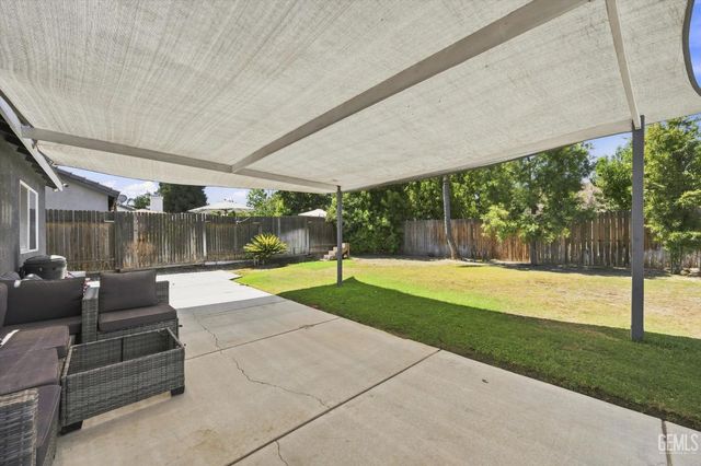 4703 Pikes Peak Lane, Bakersfield, CA 93311