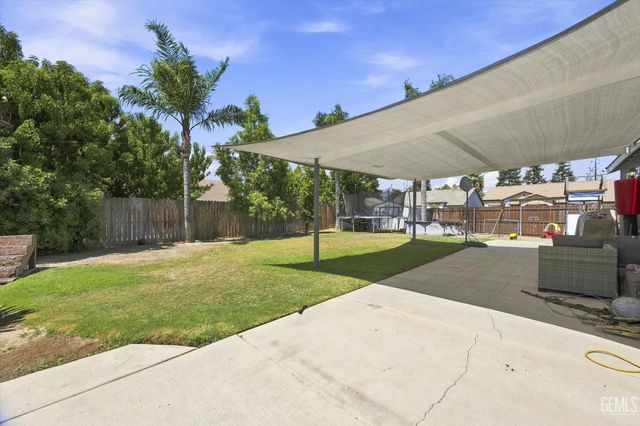 4703 Pikes Peak Lane, Bakersfield, CA 93311