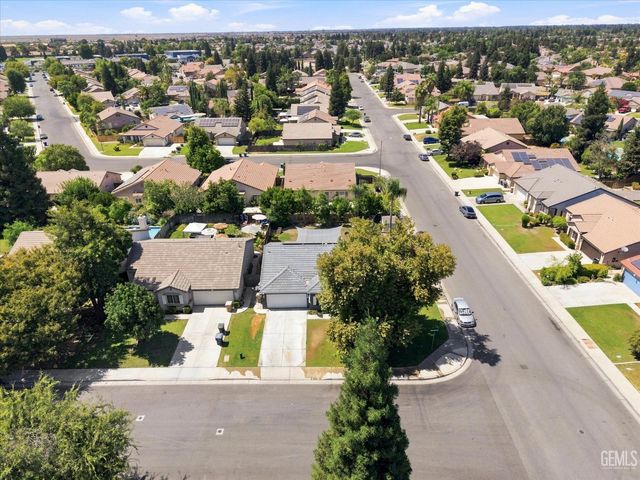 4703 Pikes Peak Lane, Bakersfield, CA 93311