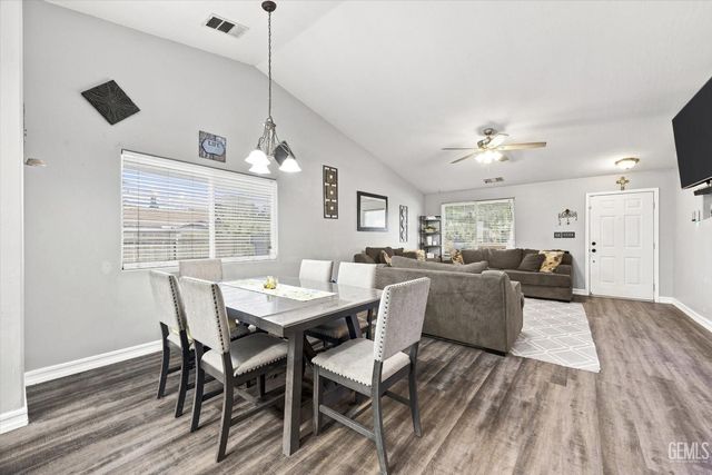 4703 Pikes Peak Lane, Bakersfield, CA 93311