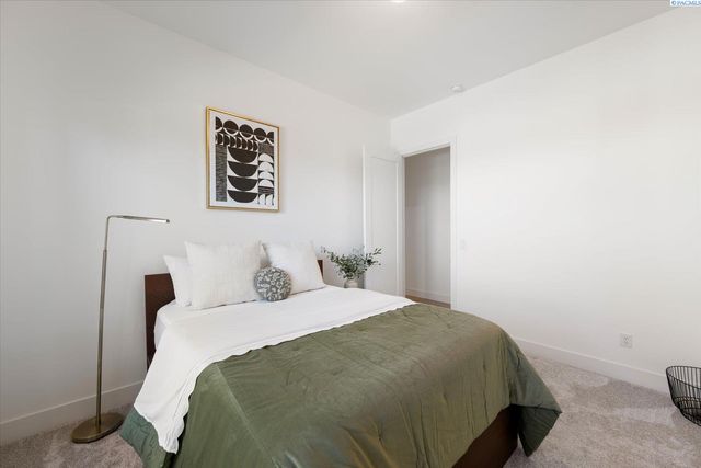 325 Rockwood Drive, Richland, WA 99352