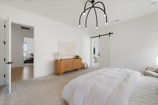 325 Rockwood Drive, Richland, WA 99352